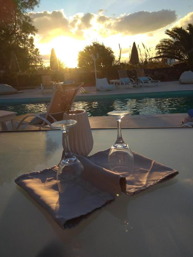 Aparthotel Ecoxenia à Oia  Extérieur photo