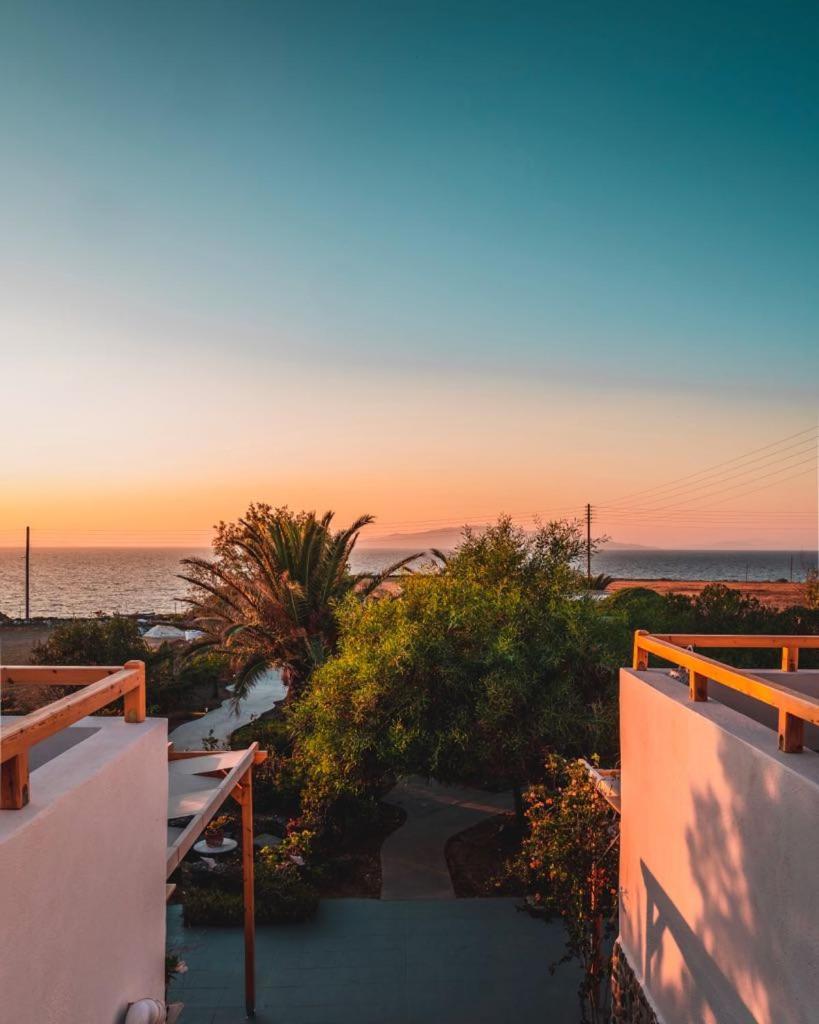 Aparthotel Ecoxenia à Oia  Extérieur photo